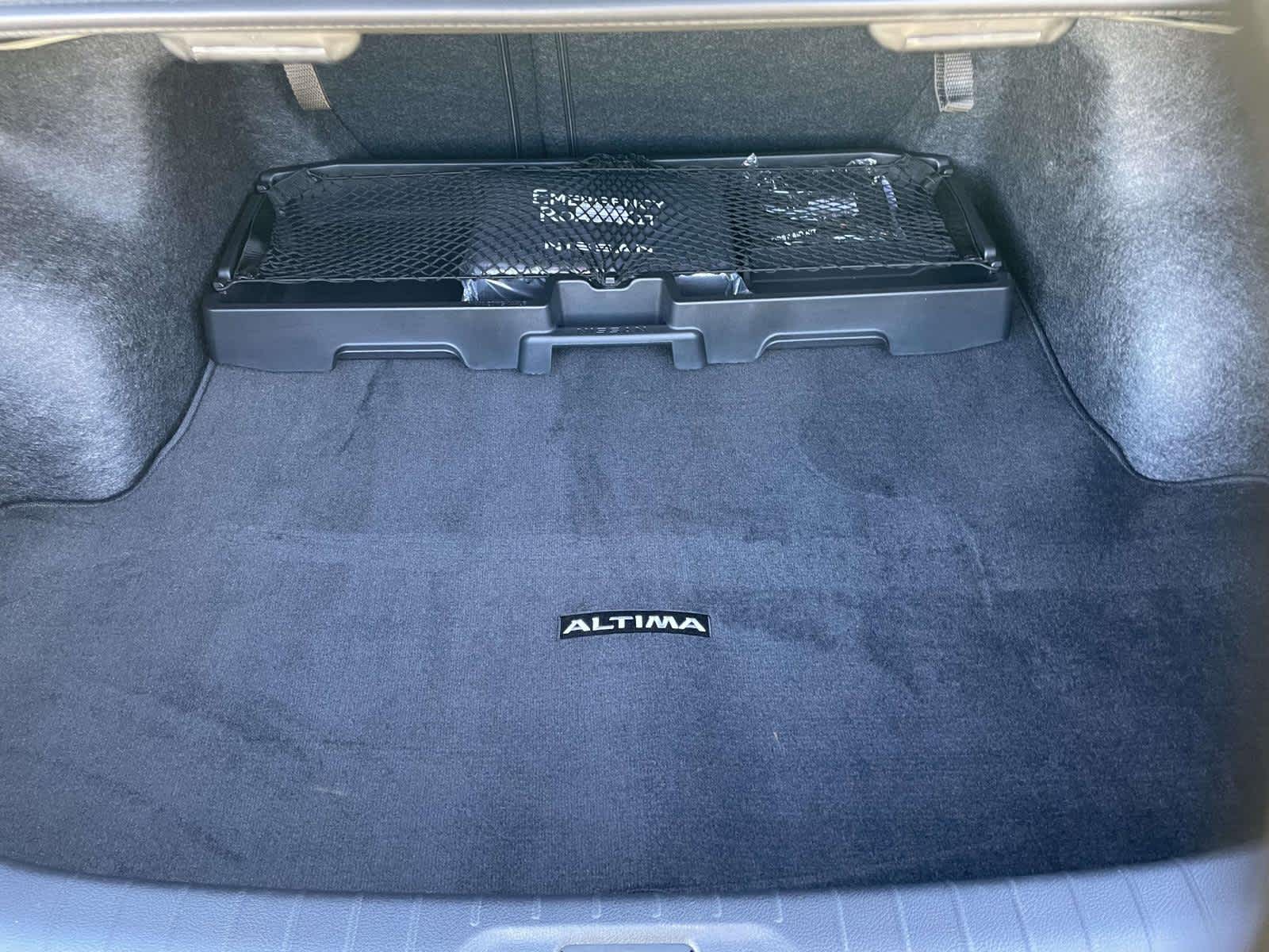 2025 Nissan Altima SV Image 10 of 32