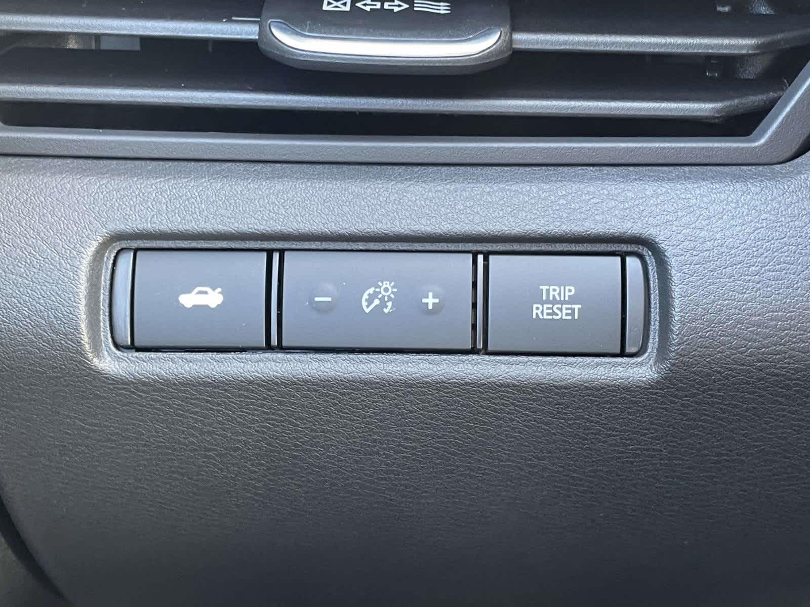 2025 Nissan Altima SV Image 22 of 32