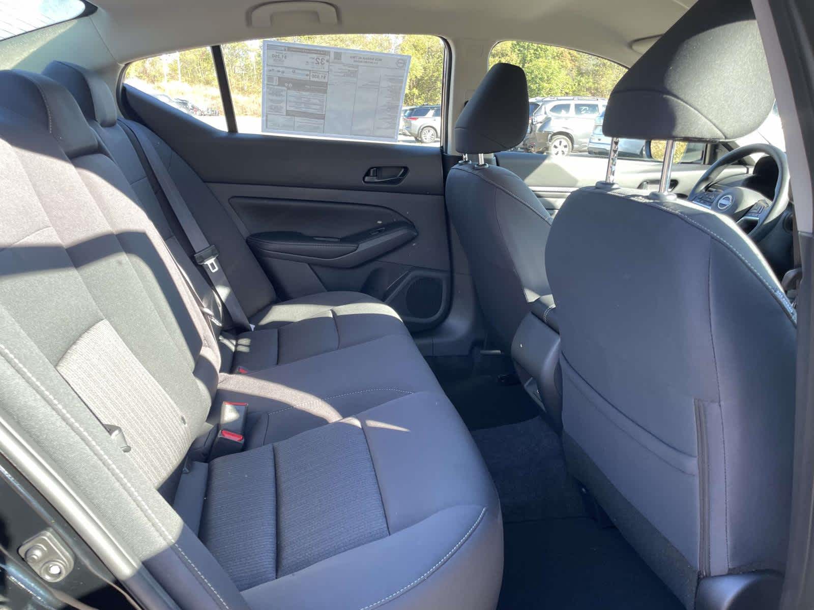 2025 Nissan Altima SV Image 13 of 32