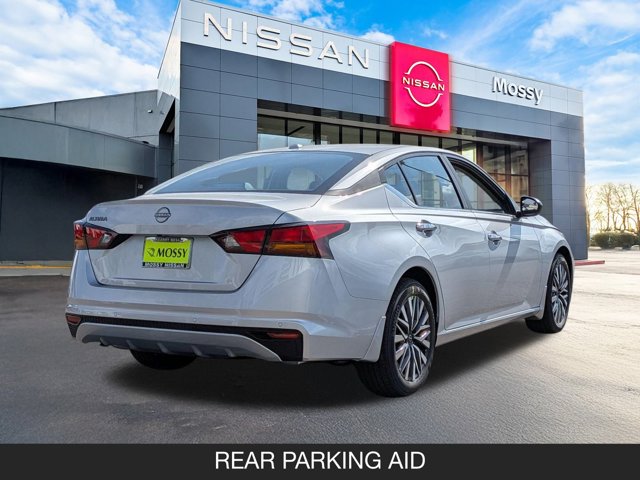 2025 Nissan Altima SV Image 5 of 20