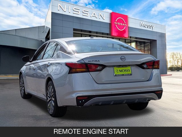 2025 Nissan Altima SV Image 7 of 20