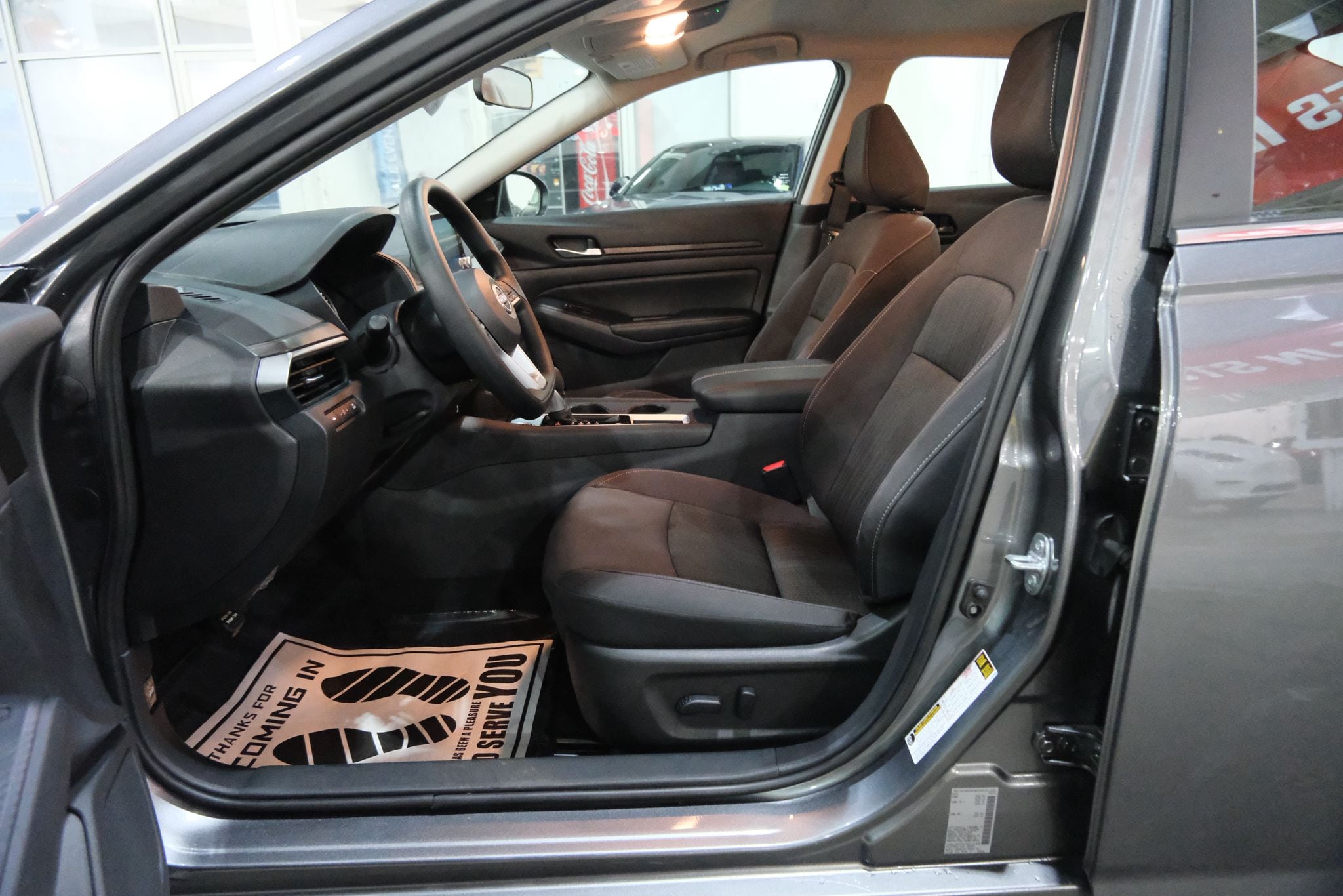 2025 Nissan Altima SV Image 20 of 38