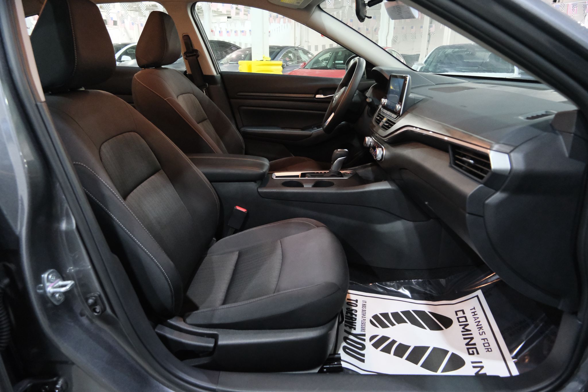 2025 Nissan Altima SV Image 18 of 38