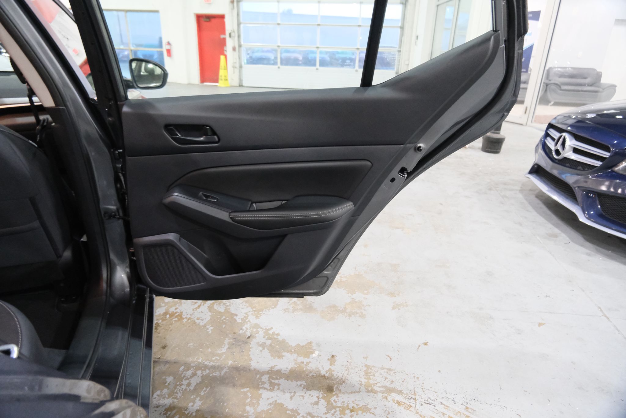 2025 Nissan Altima SV Image 33 of 38