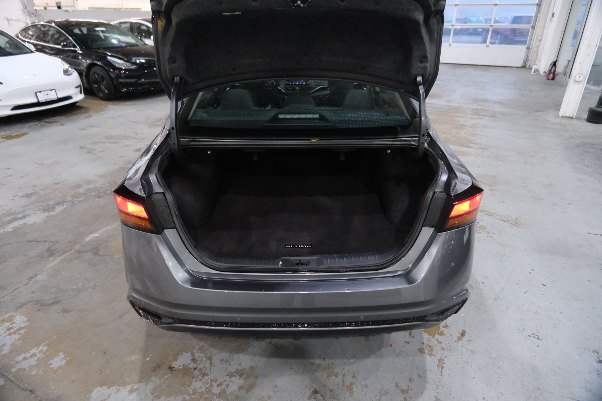 2025 Nissan Altima SV Image 13 of 38