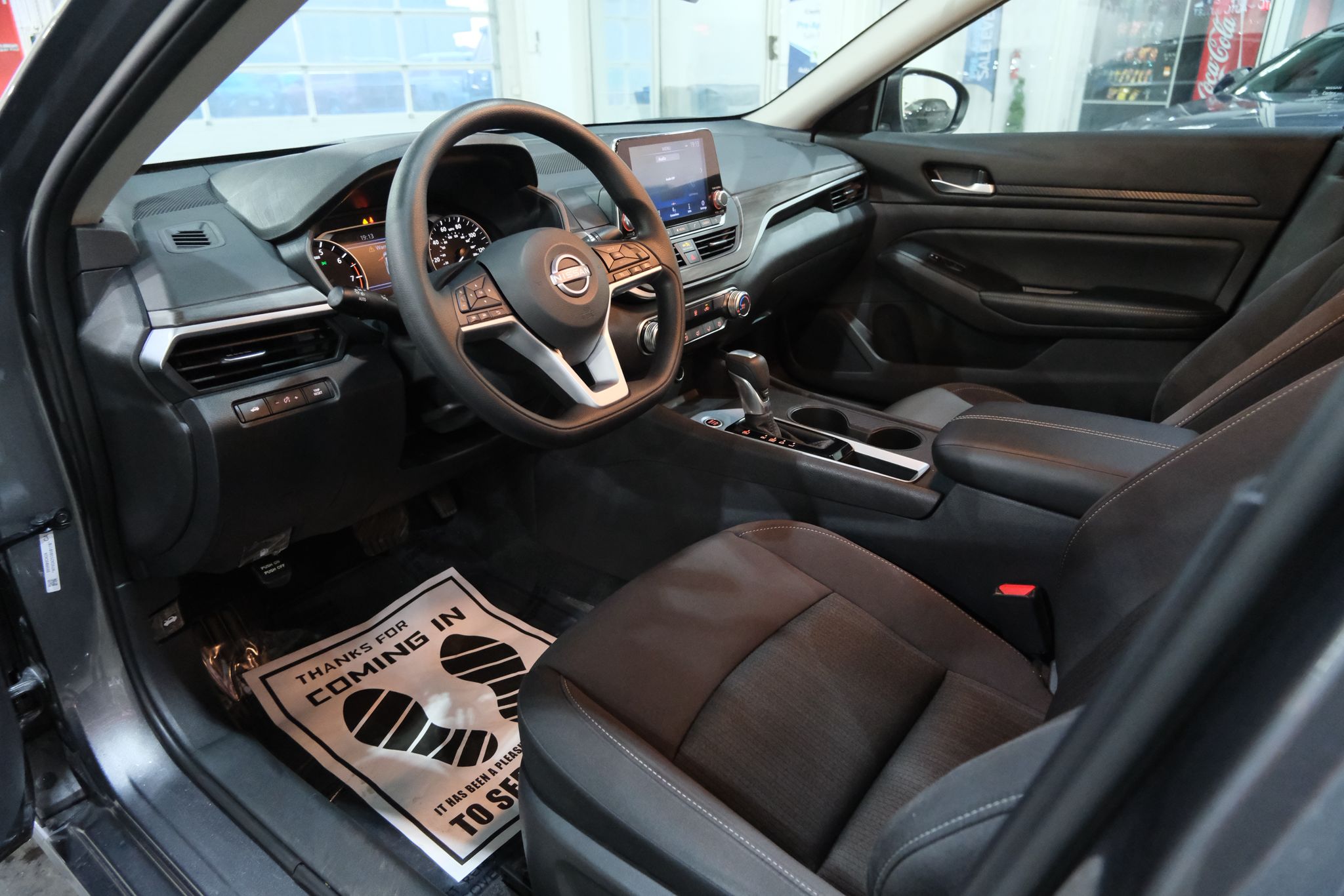 2025 Nissan Altima SV Image 24 of 38