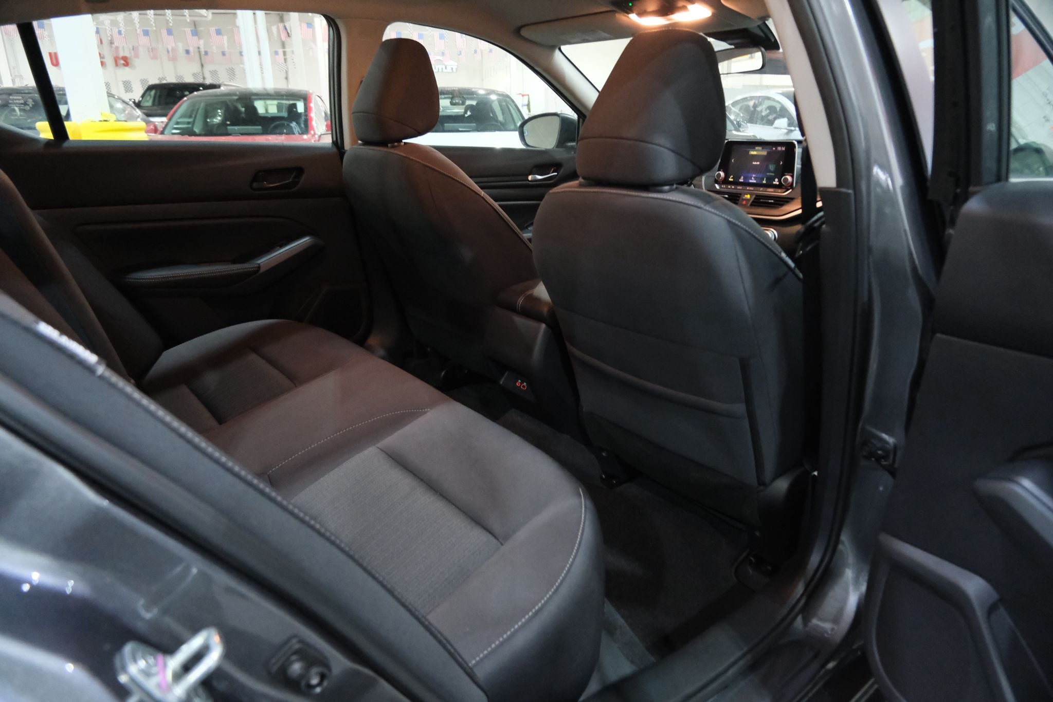 2025 Nissan Altima SV Image 16 of 38