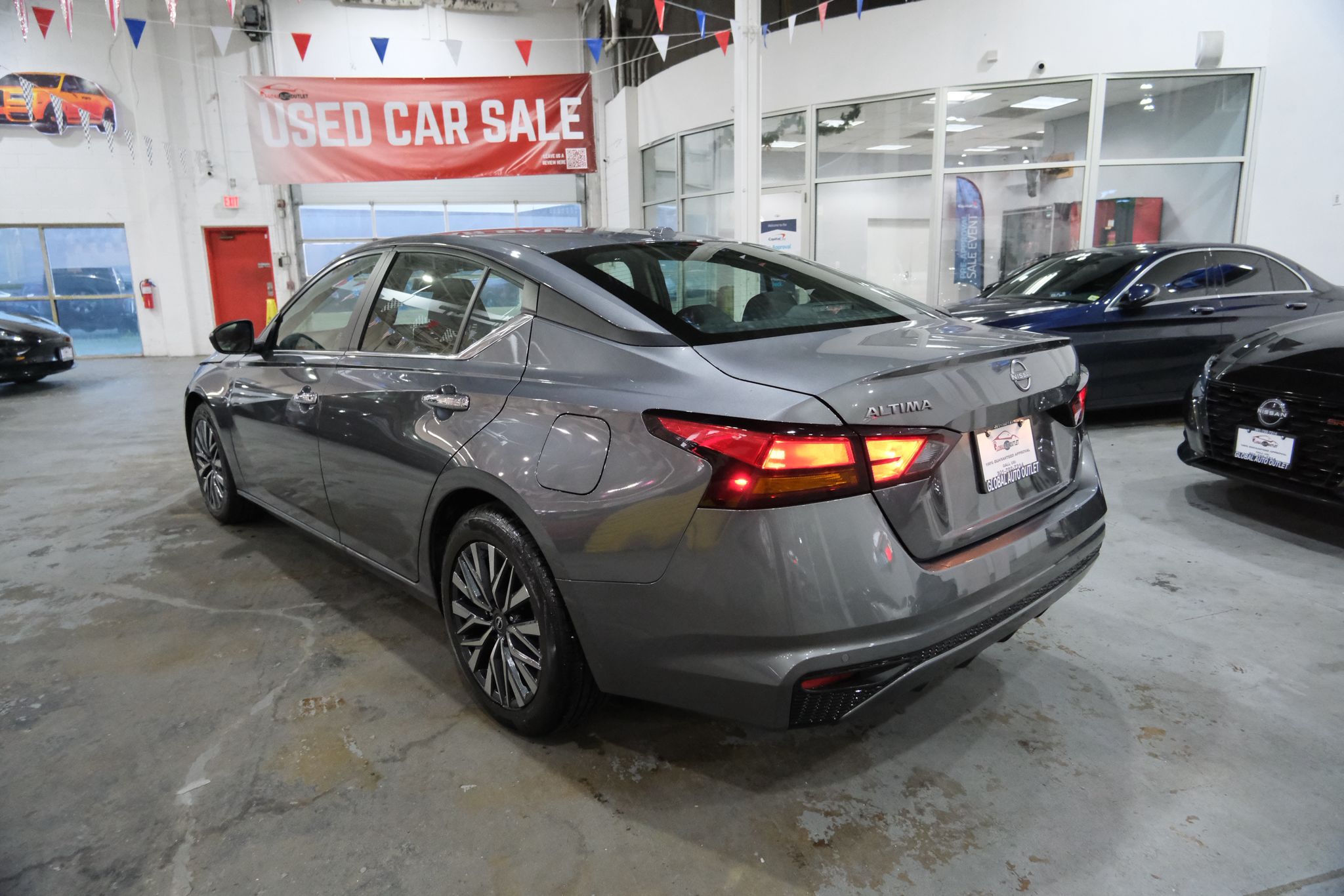 2025 Nissan Altima SV Image 6 of 38