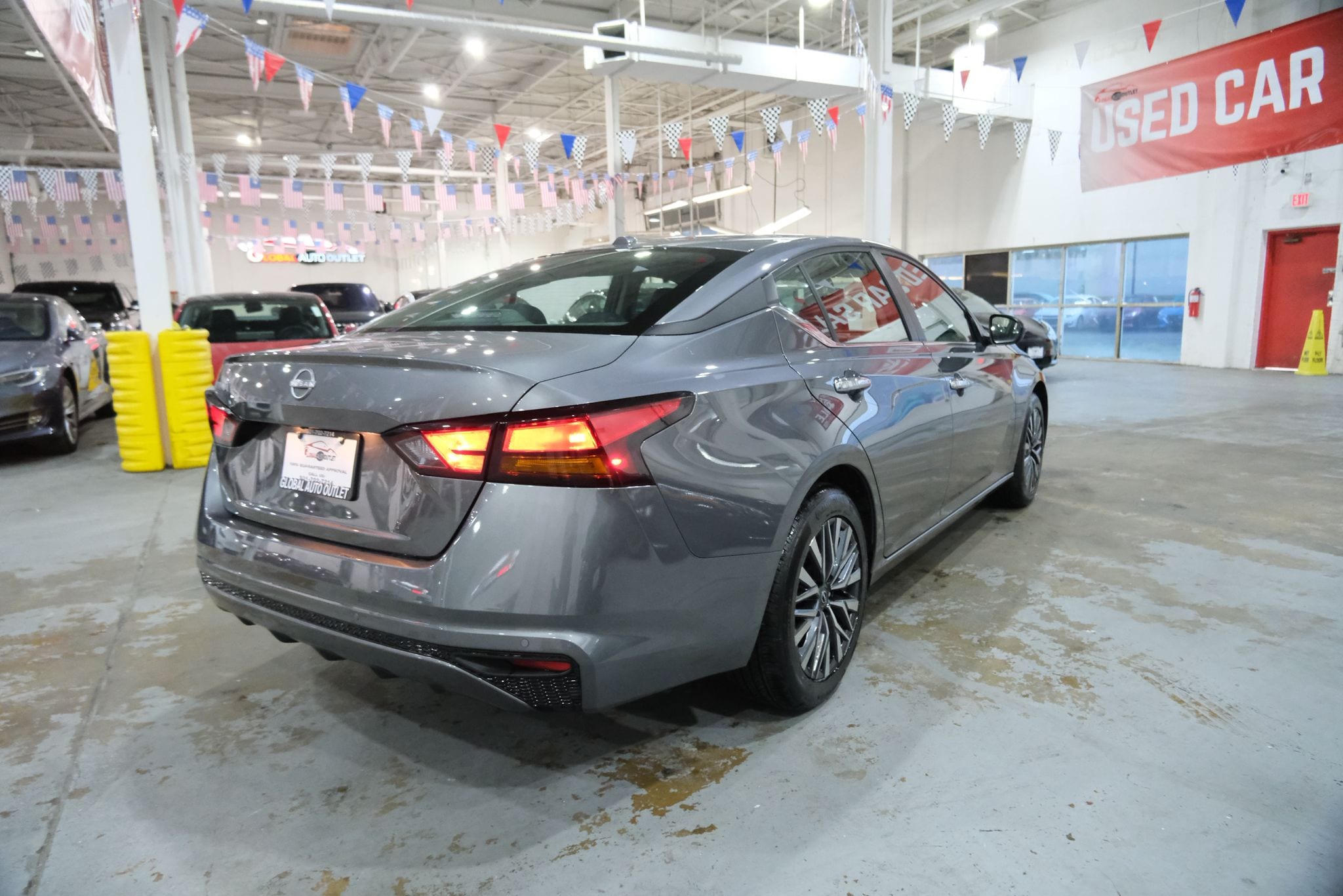 2025 Nissan Altima SV Image 5 of 38
