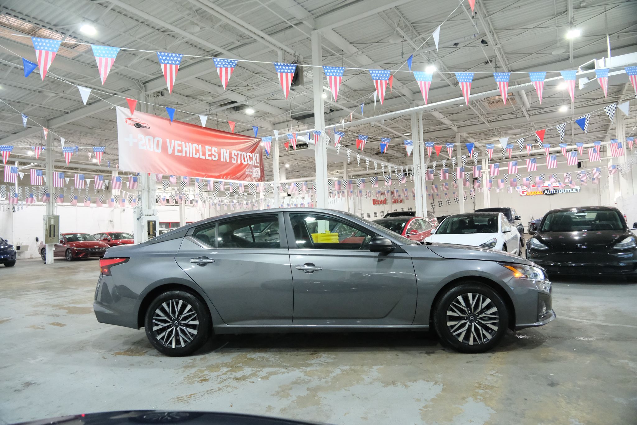 2025 Nissan Altima SV Image 4 of 38