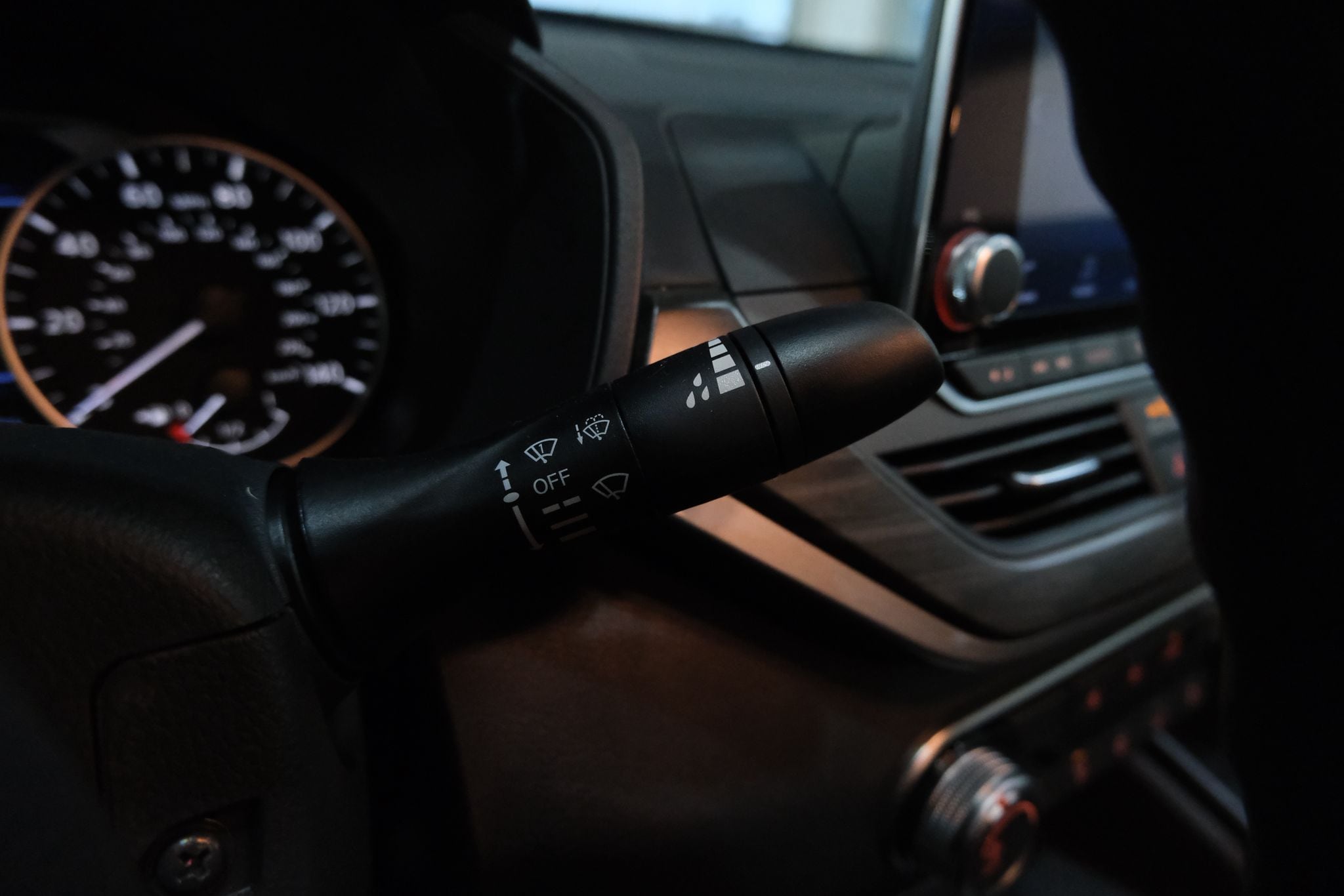 2025 Nissan Altima SV Image 31 of 38