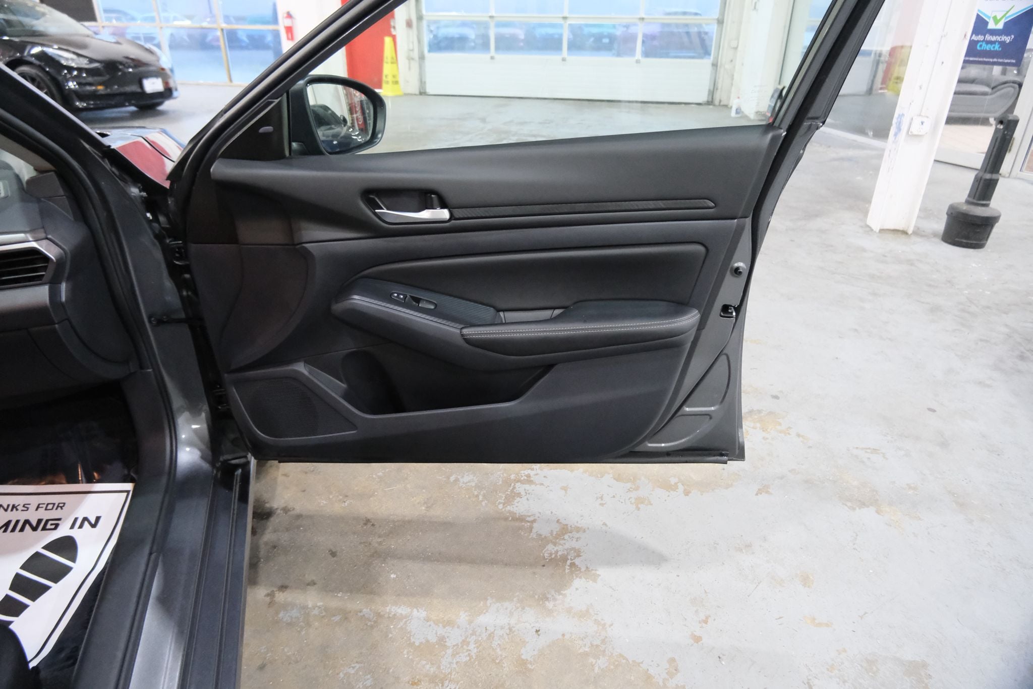 2025 Nissan Altima SV Image 21 of 38