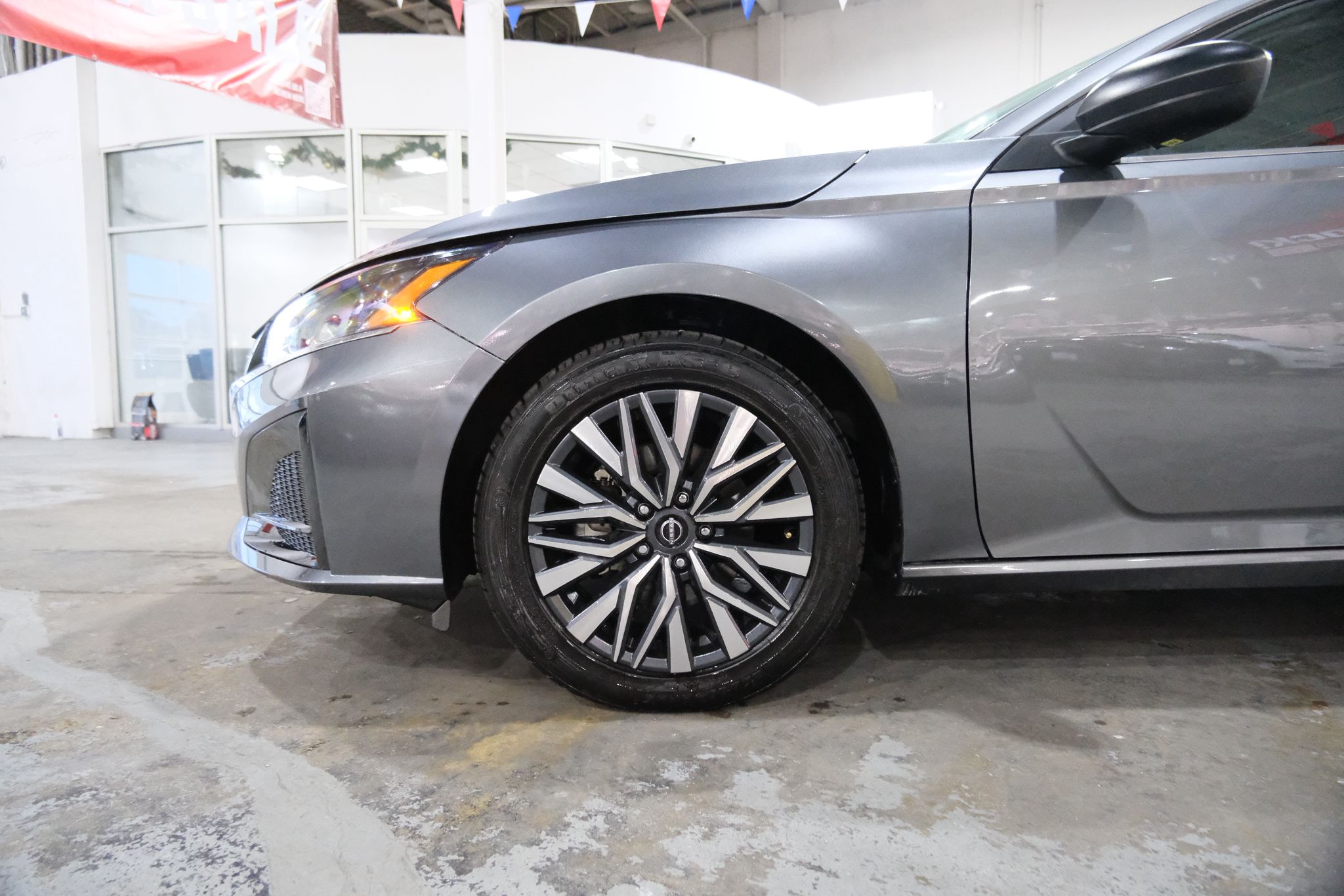 2025 Nissan Altima SV Image 10 of 38