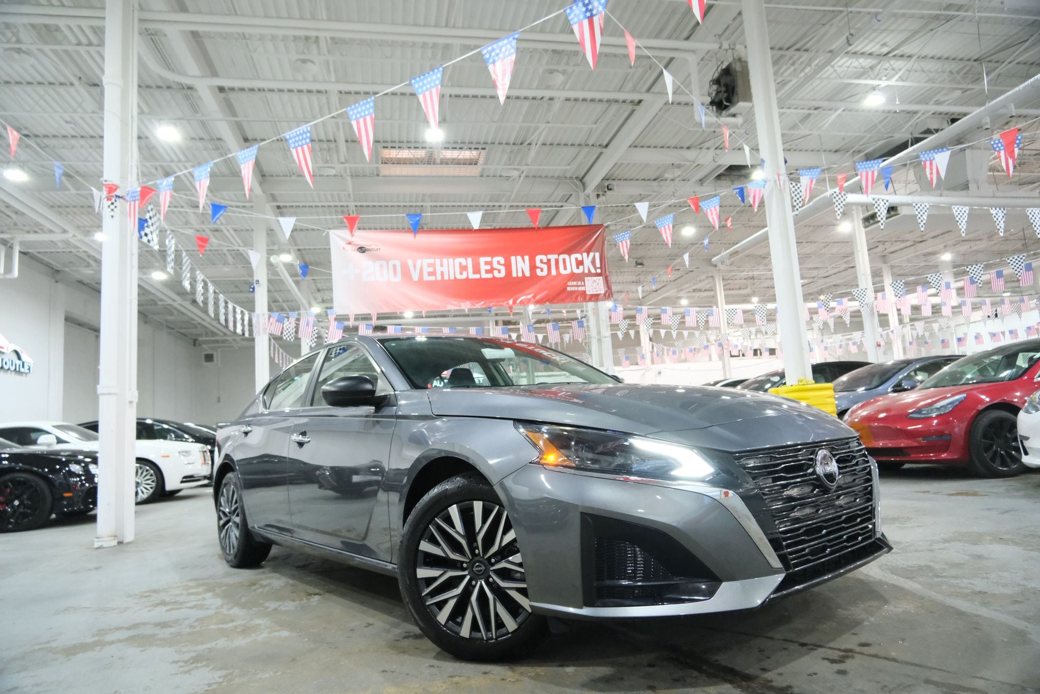 2025 Nissan Altima SV Image 3 of 38