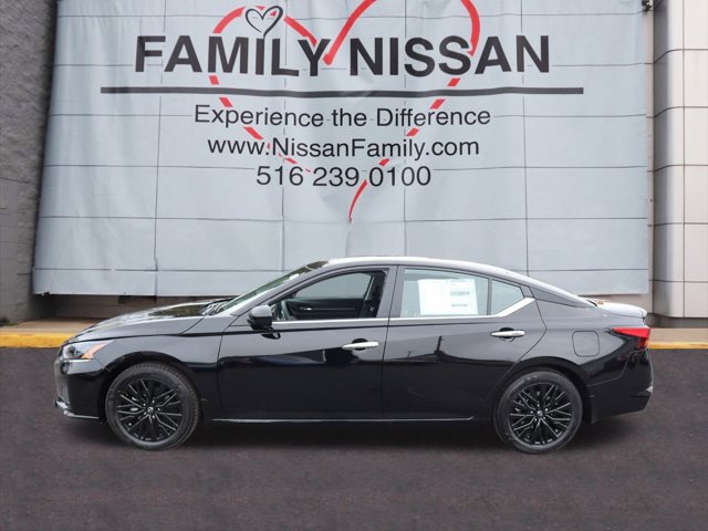 2025 Nissan Altima SV Image 8 of 29