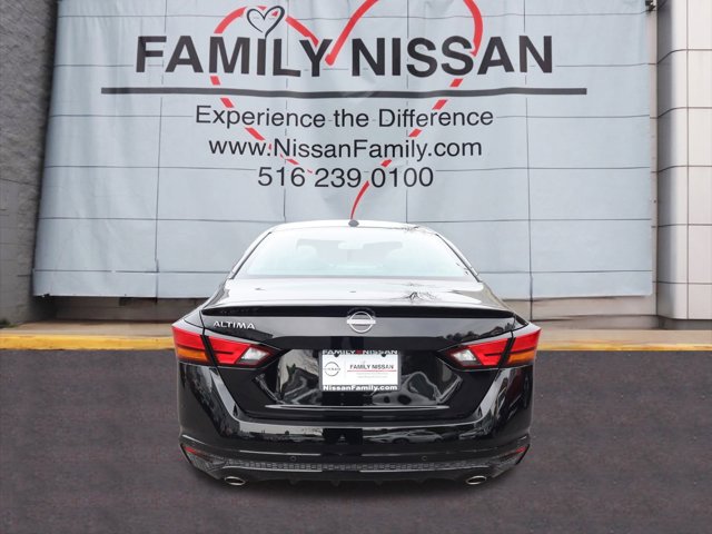 2025 Nissan Altima SV Image 6 of 29