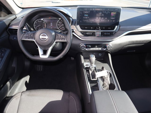 2025 Nissan Altima SV Image 16 of 29