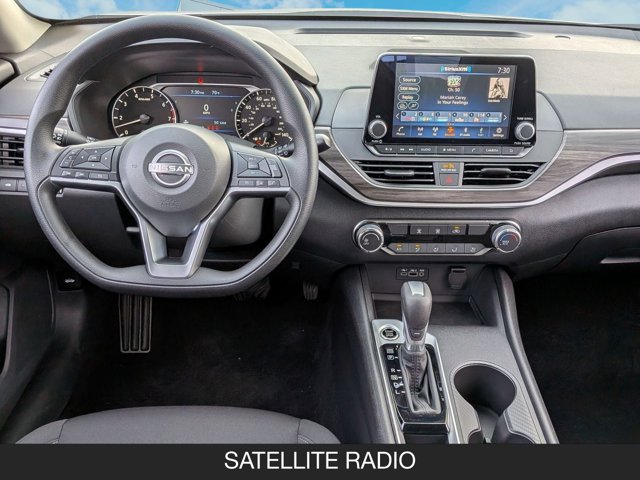 2025 Nissan Altima SV Image 13 of 20