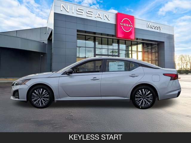 2025 Nissan Altima SV Image 7 of 20