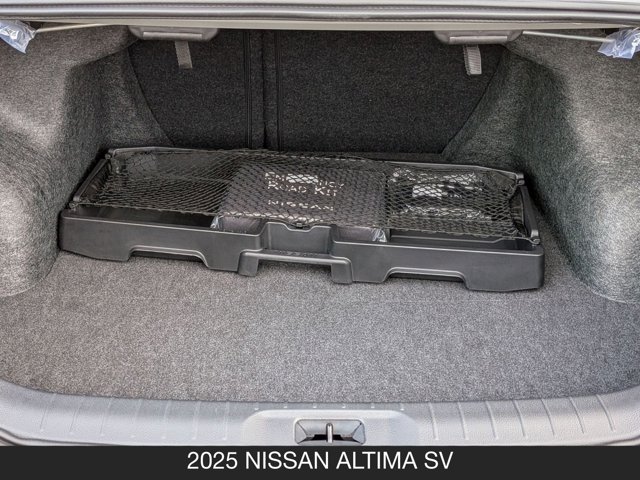 2025 Nissan Altima SV Image 10 of 20