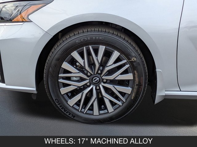 2025 Nissan Altima SV Image 8 of 20