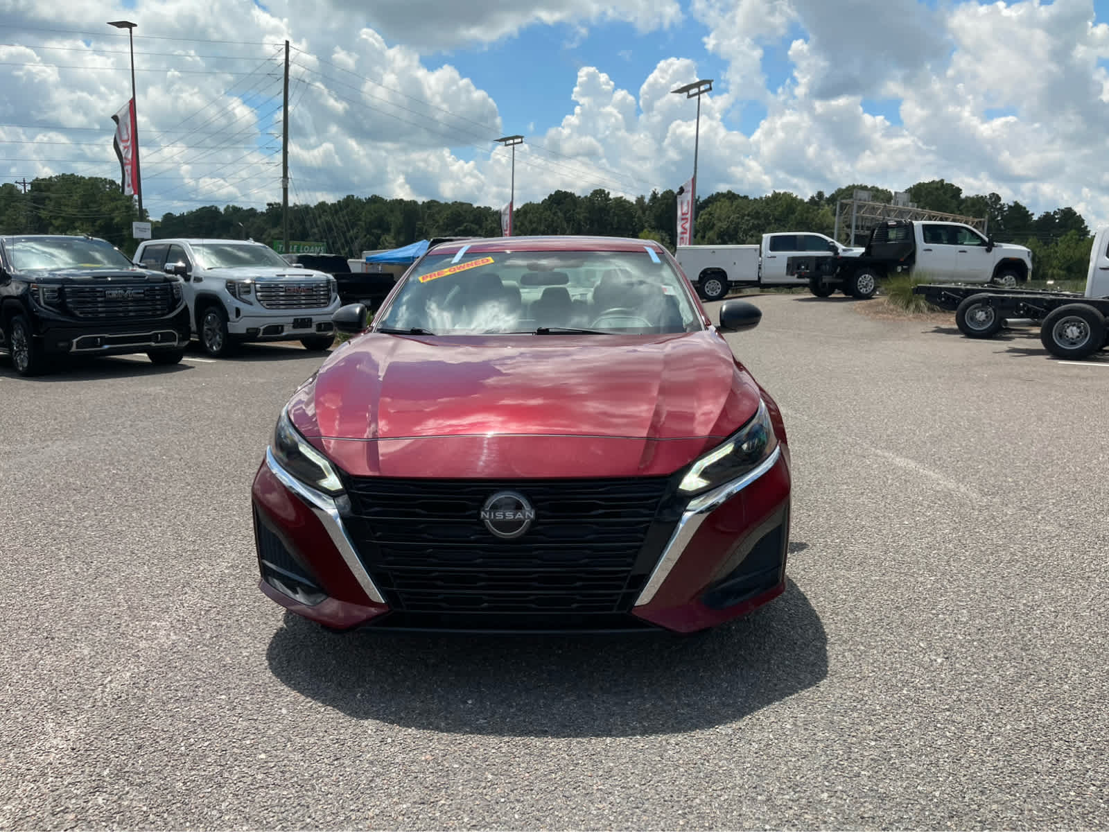 2025 Nissan Altima SV Image 2 of 28