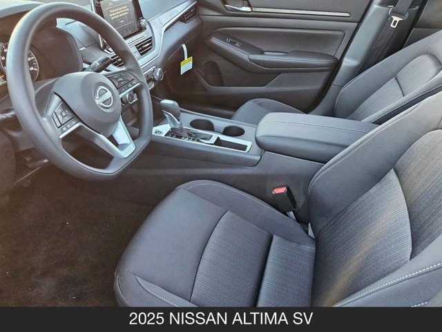 2025 Nissan Altima SV Image 10 of 17