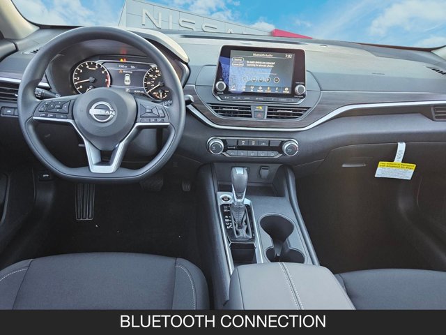 2025 Nissan Altima SV Image 11 of 17