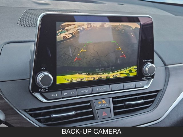 2025 Nissan Altima SV Image 13 of 17