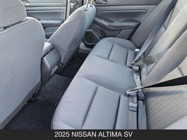 2025 Nissan Altima SV Image 9 of 17
