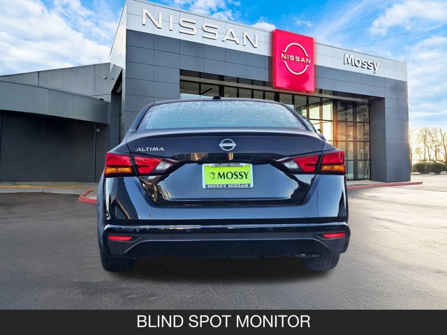 2025 Nissan Altima SV Image 17 of 17