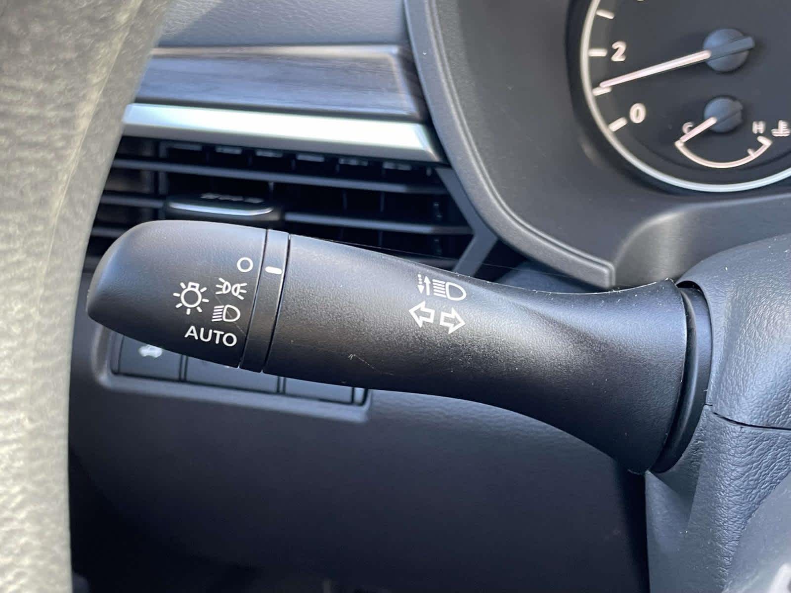 2025 Nissan Altima SV Image 23 of 31