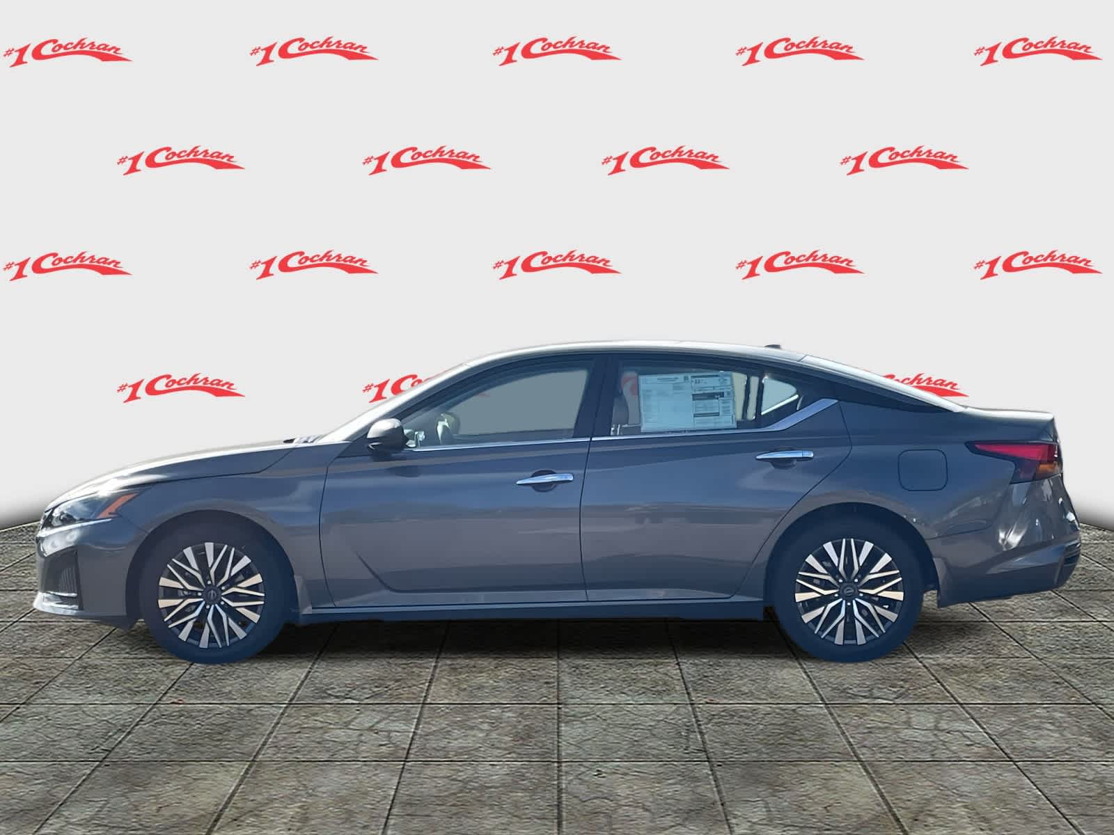 2025 Nissan Altima SV Image 8 of 31