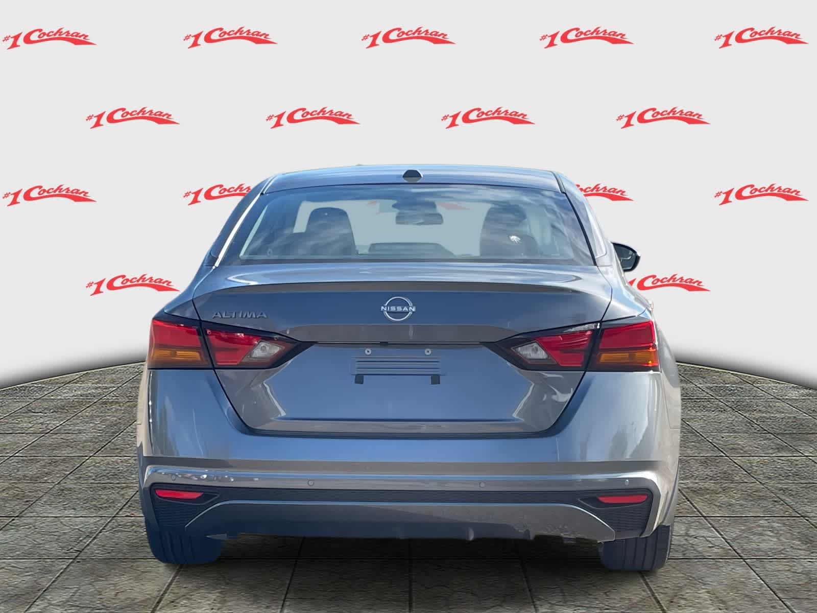 2025 Nissan Altima SV Image 6 of 31