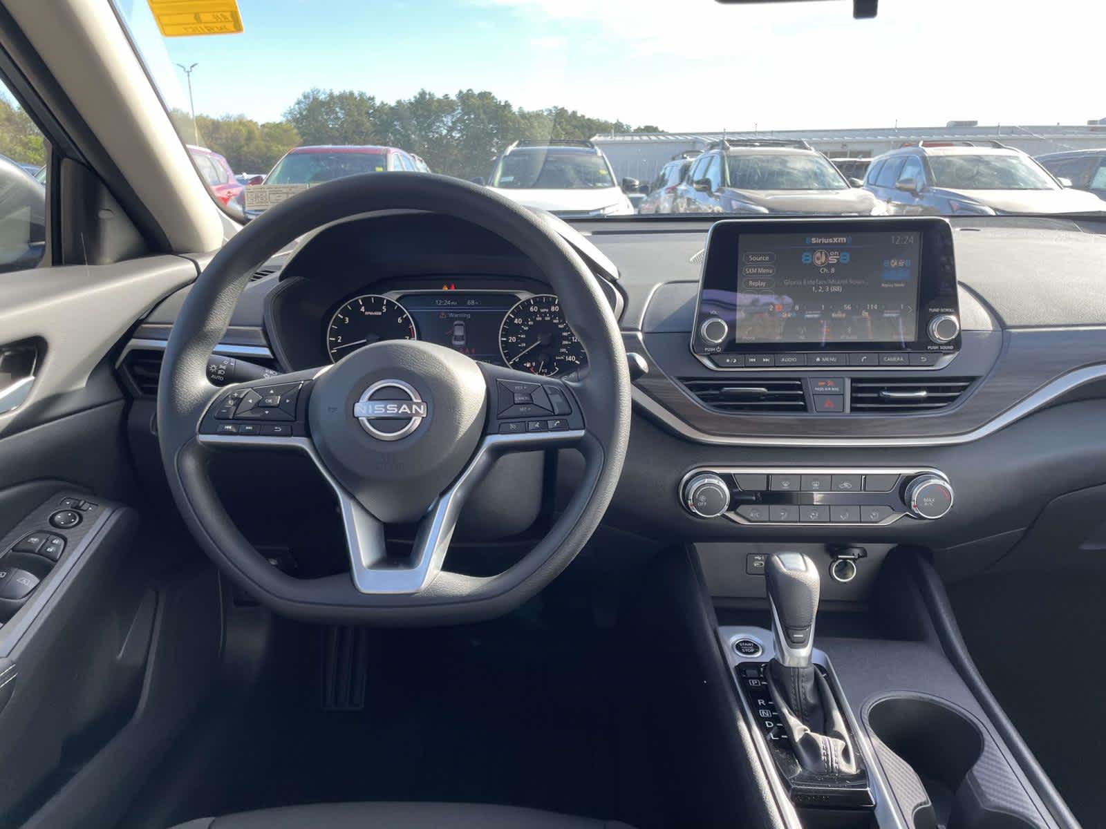 2025 Nissan Altima SV Image 15 of 31