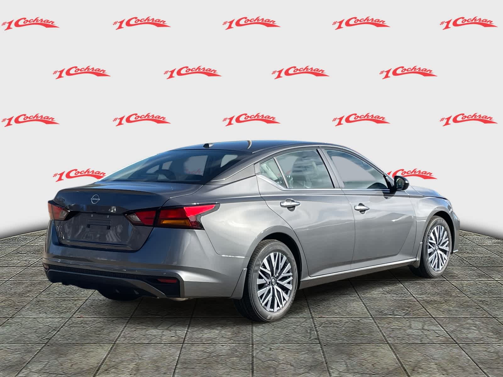 2025 Nissan Altima SV Image 5 of 31