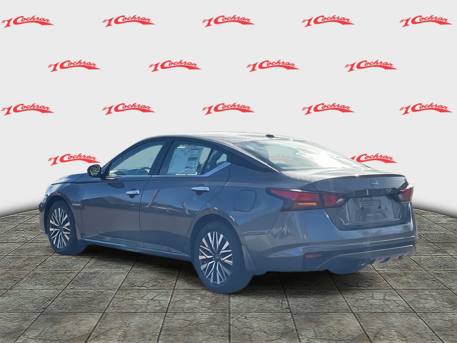 2025 Nissan Altima SV Image 7 of 31