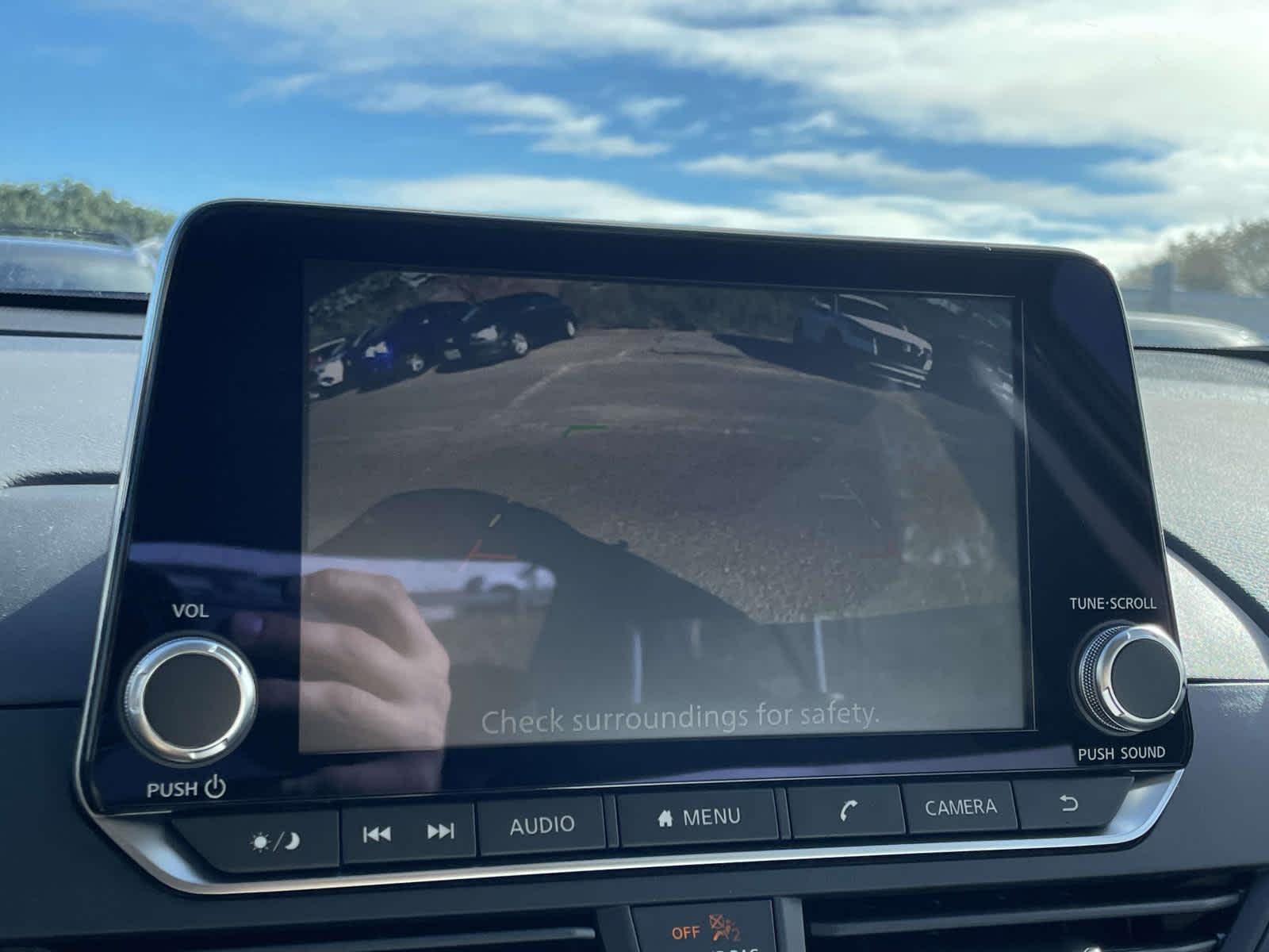 2025 Nissan Altima SV Image 19 of 31