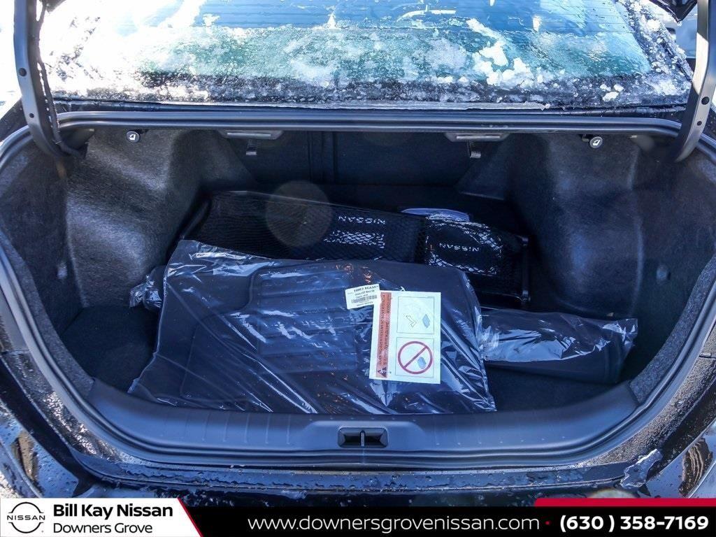 Vehicle image 8 of 18