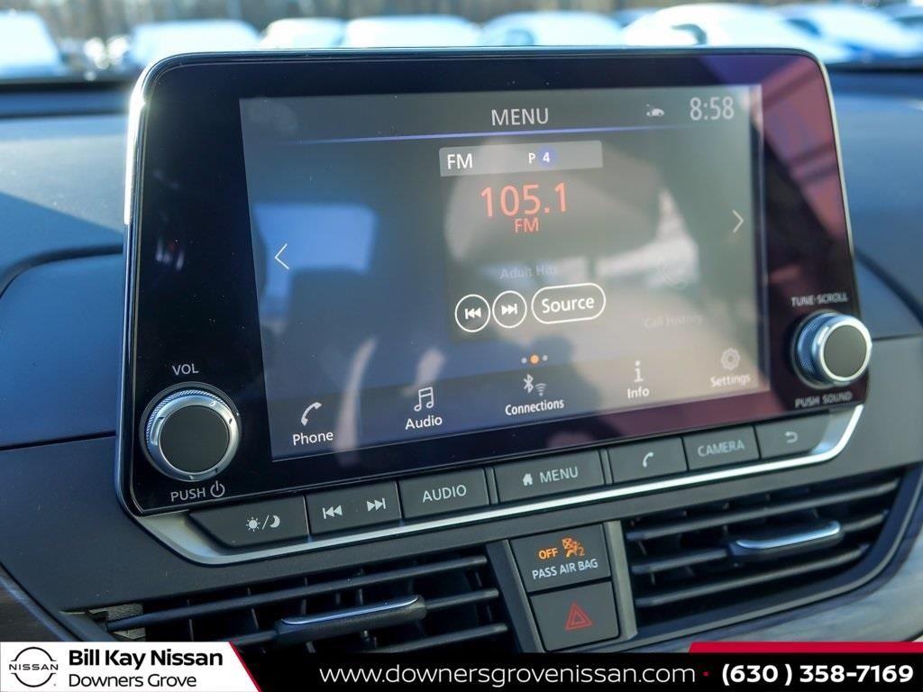 Vehicle image 15 of 18