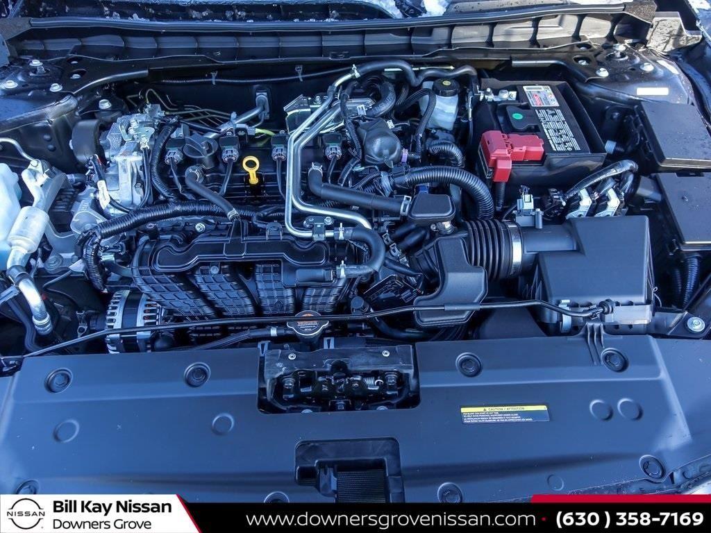 Vehicle image 9 of 18