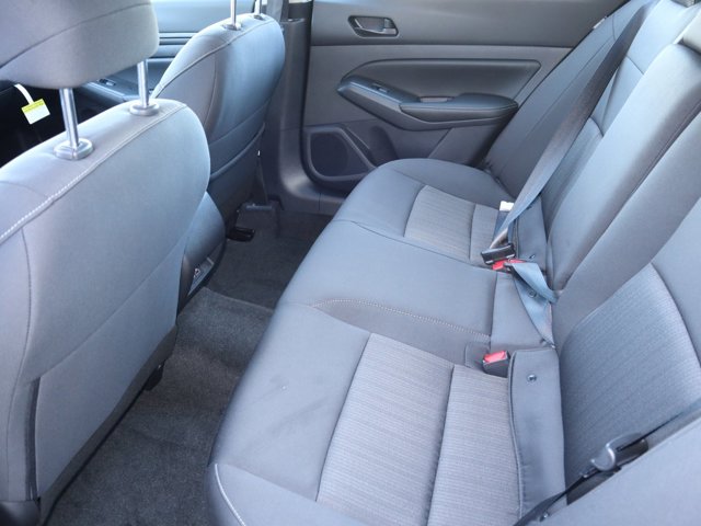 2025 Nissan Altima SV Image 10 of 28