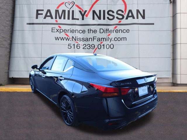 2025 Nissan Altima SV Image 6 of 28