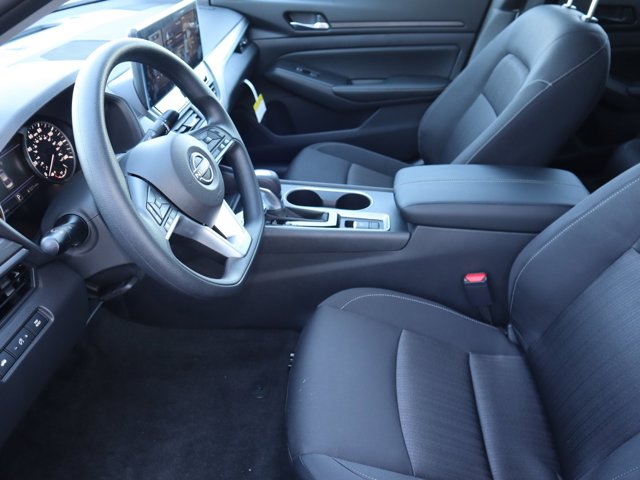 2025 Nissan Altima SV Image 21 of 28