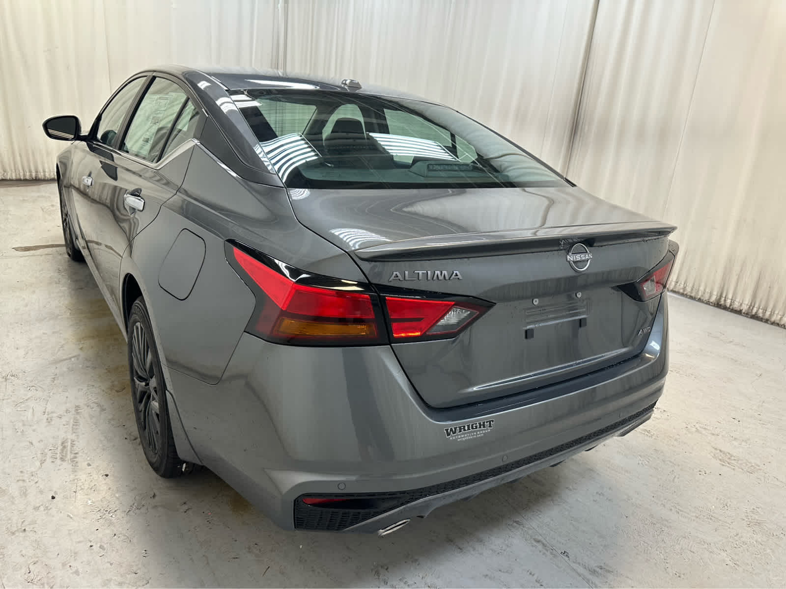 2025 Nissan Altima SV Image 7 of 20