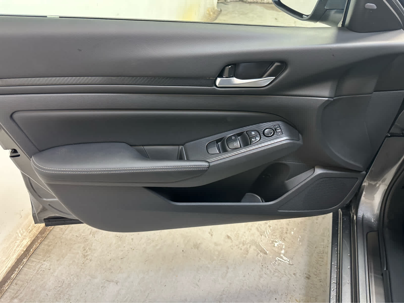 2025 Nissan Altima SV Image 18 of 20