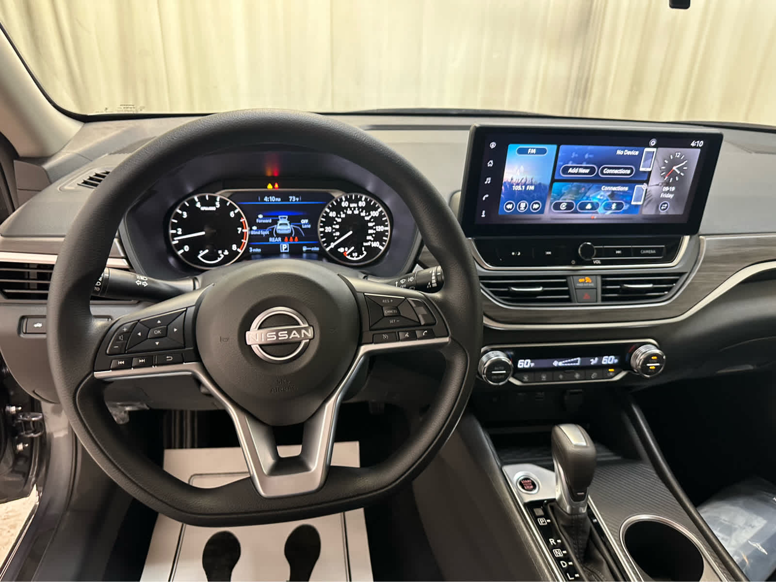 2025 Nissan Altima SV Image 12 of 20