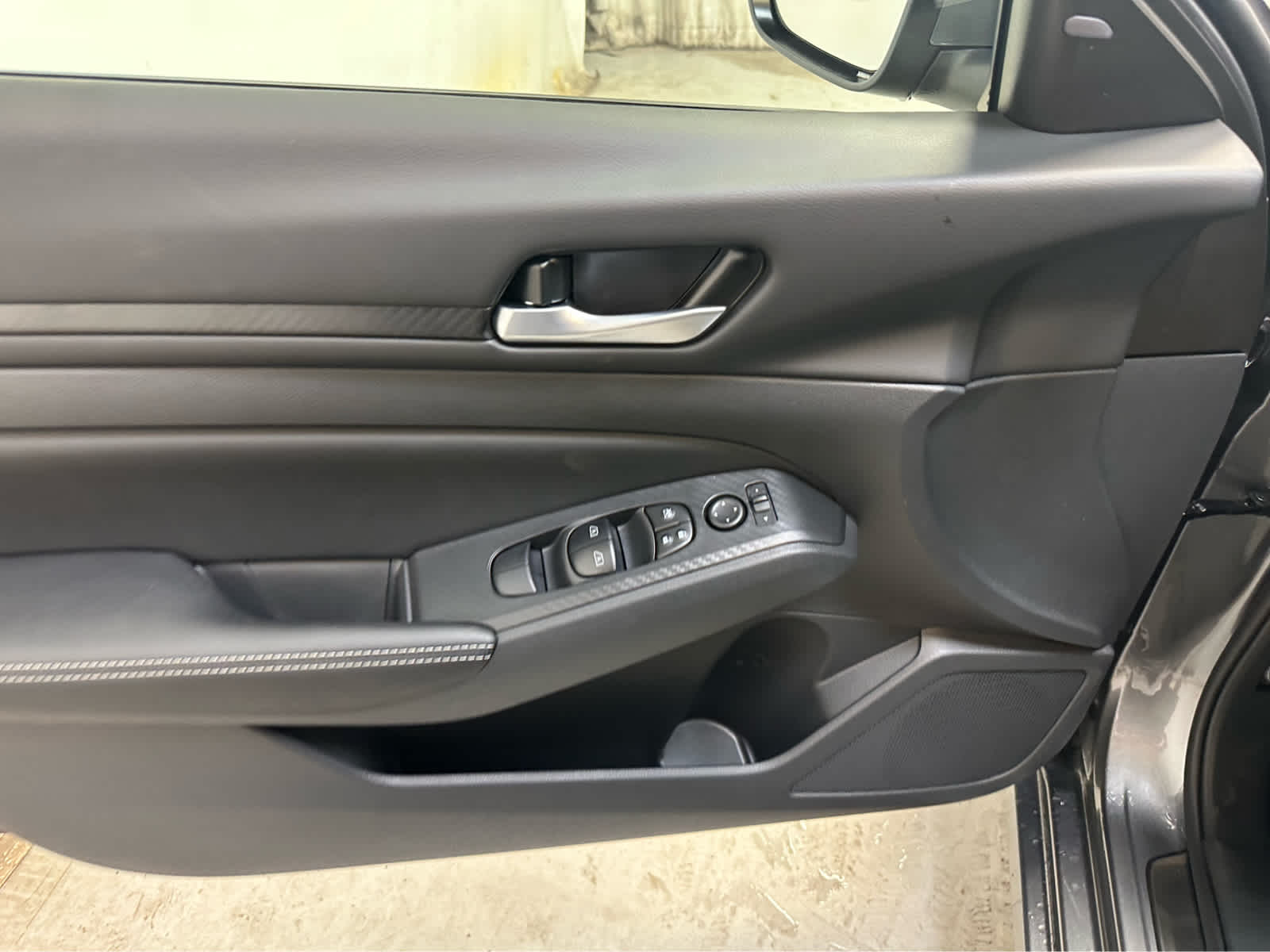 2025 Nissan Altima SV Image 17 of 20