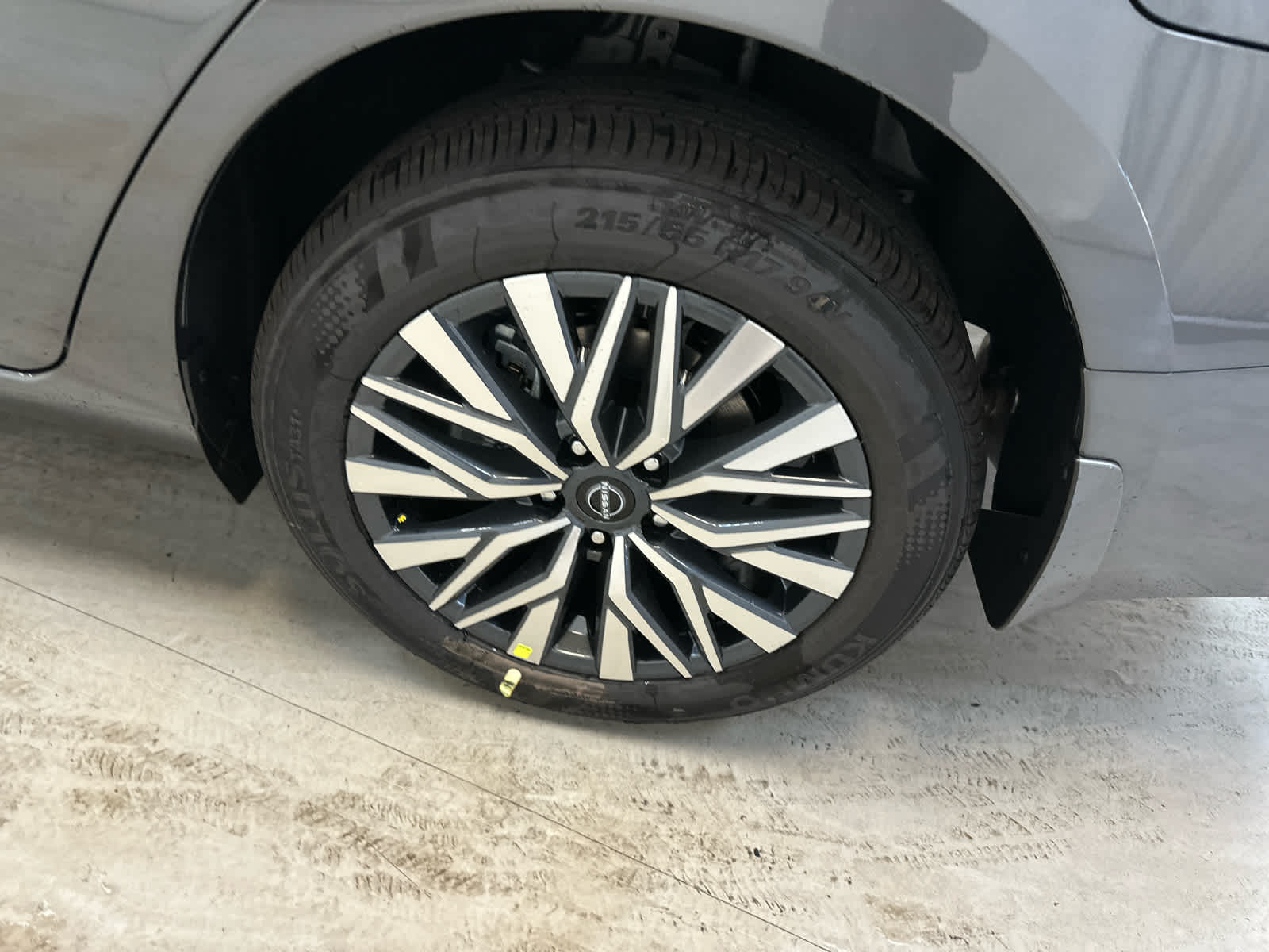 2025 Nissan Altima SV Image 8 of 20