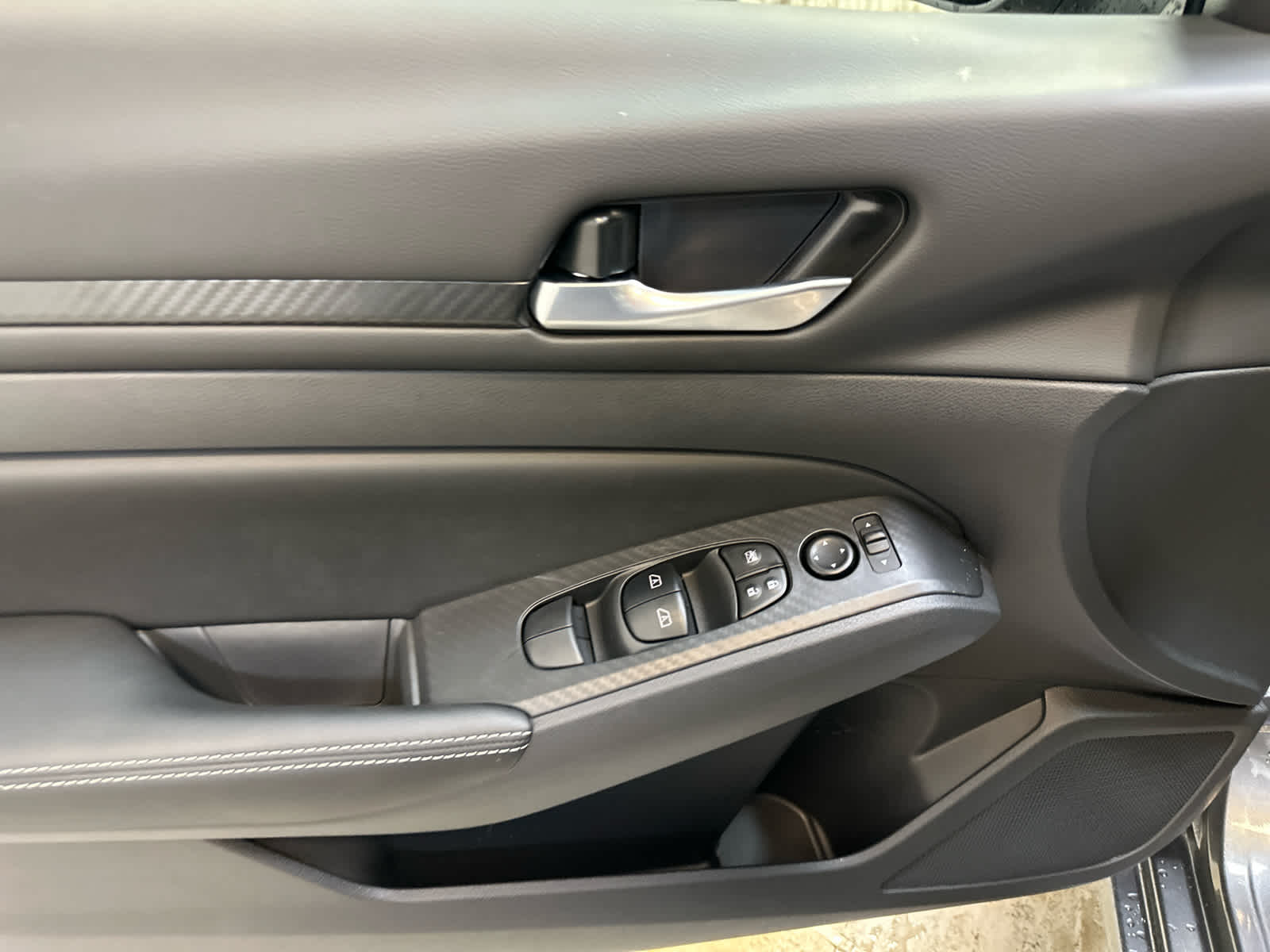 2025 Nissan Altima SV Image 17 of 20